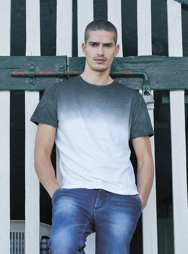 T-SHIRT WITH GRADIENT PRINT