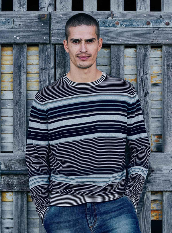 STRIPED CREW NECK
