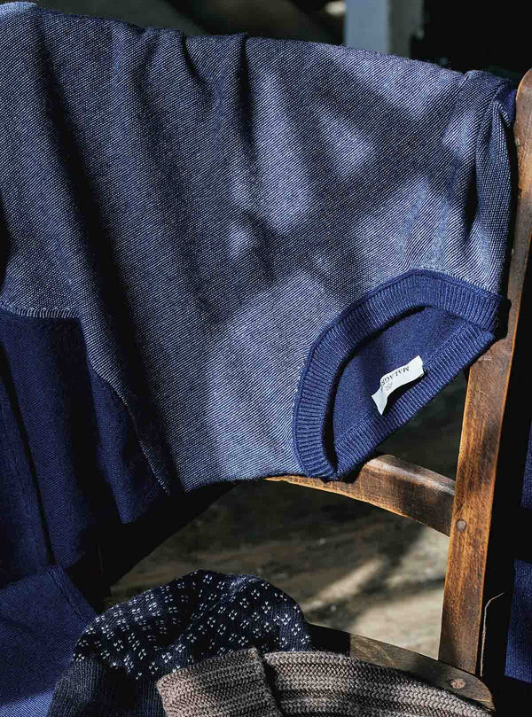 THIN STRIPED CREW NECK