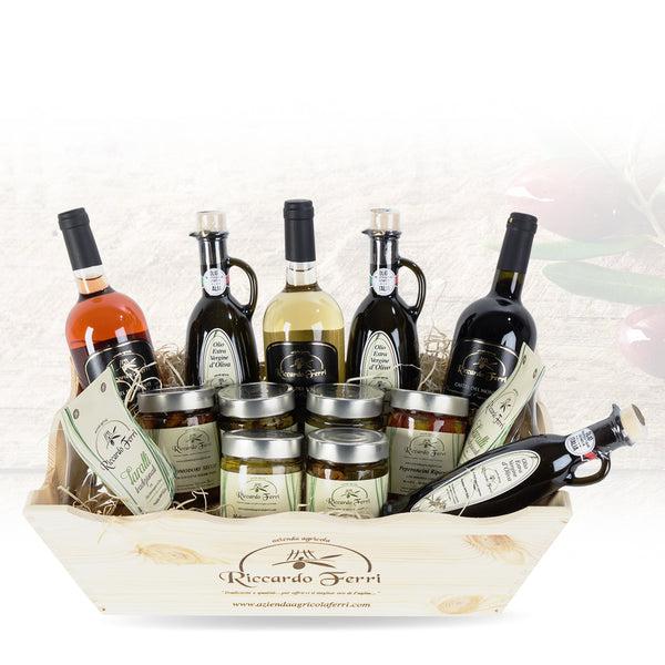 Wooden tray branded with typical Apulian products