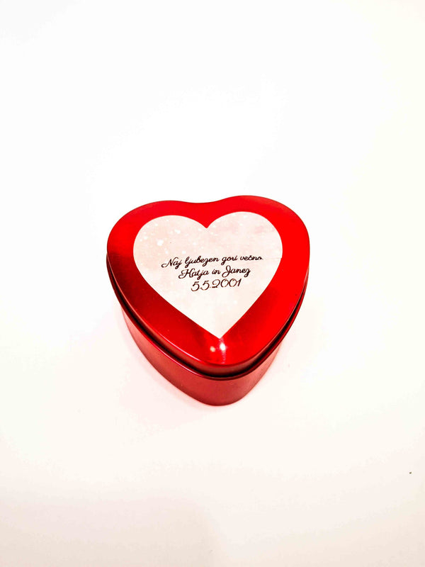 Personalizirana svečka v kovinskem srčku