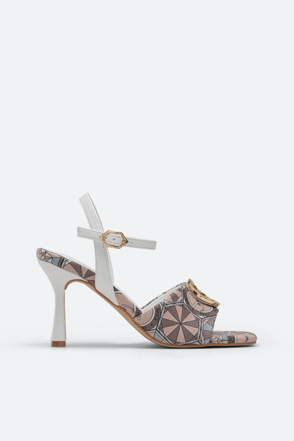 Monroe Sandal in Chalk and Teodosia Powder Details