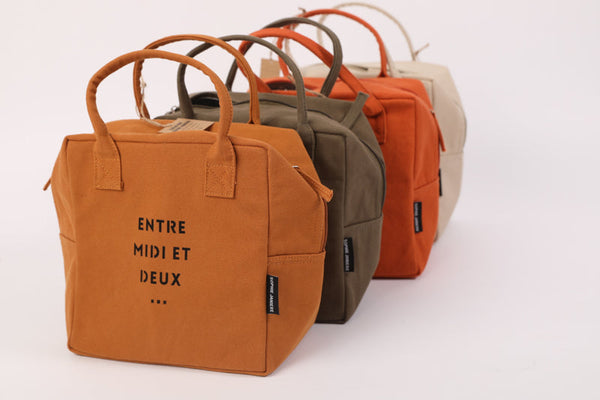 Lunch bag between noon and two