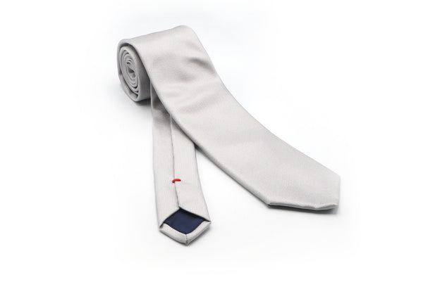 Silver tie in pure silk