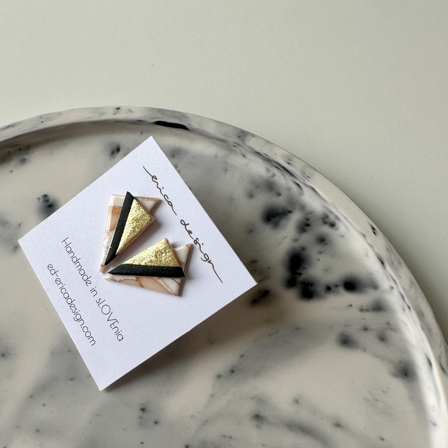 Asymmetric . LIMITED EDITION | powder gold black
