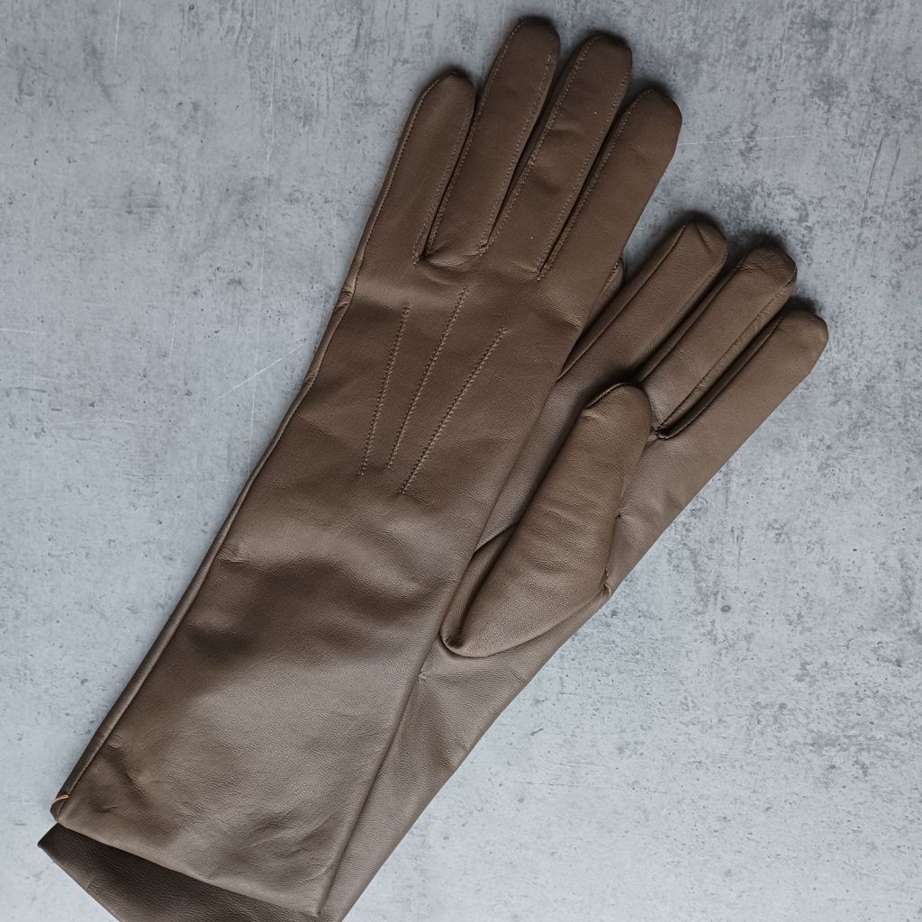 Long gloves with embroidery and cashmere lining