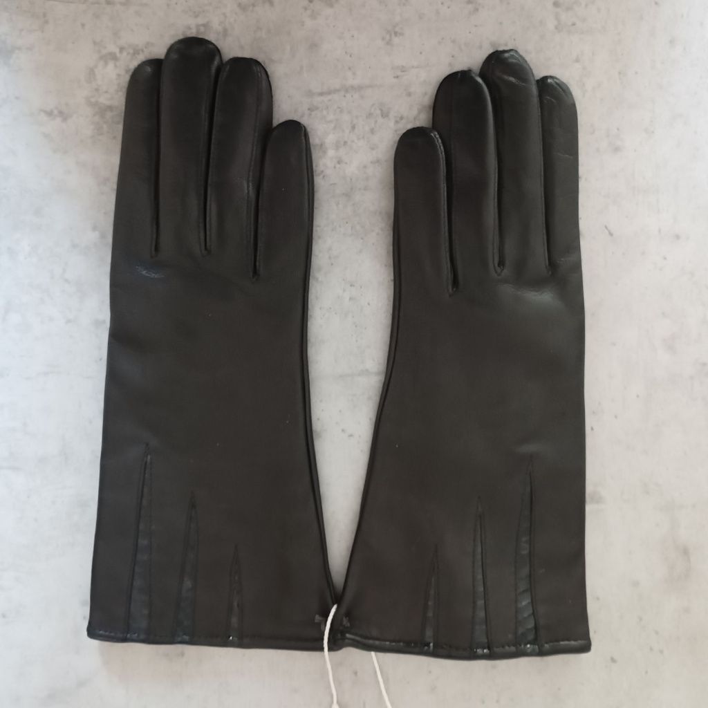 Women's Winter Gloves with Snake Decoration