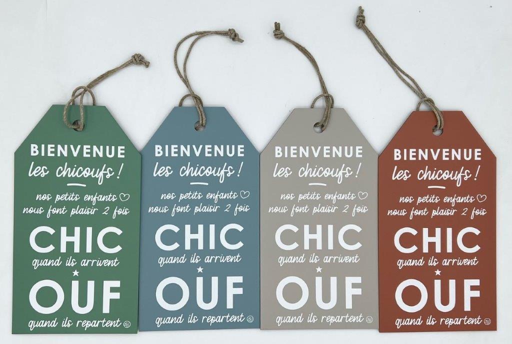 Chic Message Sign Wow