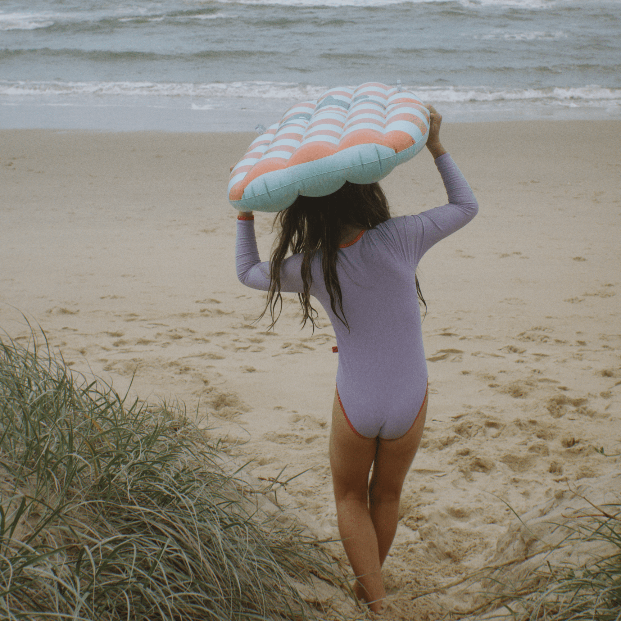 costume-intero-bambina-UV-con-mani-lunghe-viola-swim-essentials-9