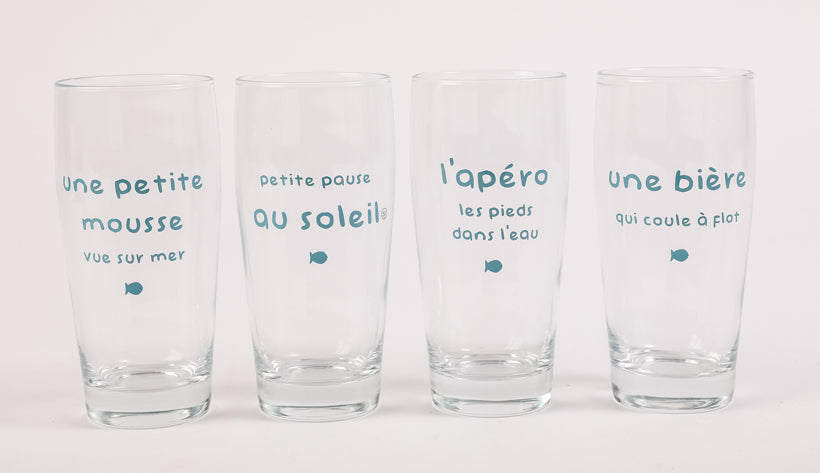 4 verres à bière l'apéro les pieds dans l'eau