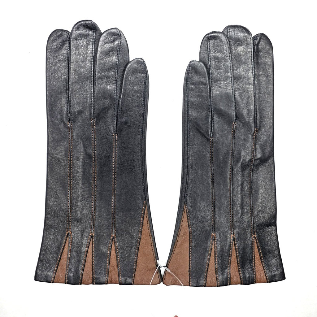 Elegant gloves with decorative flared edge
