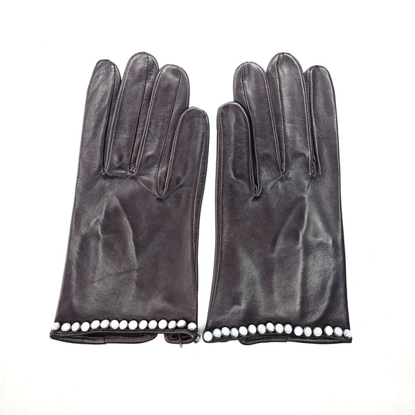 Short gloves with beaded edge