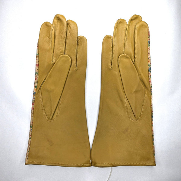 Yellow gloves with flowers
