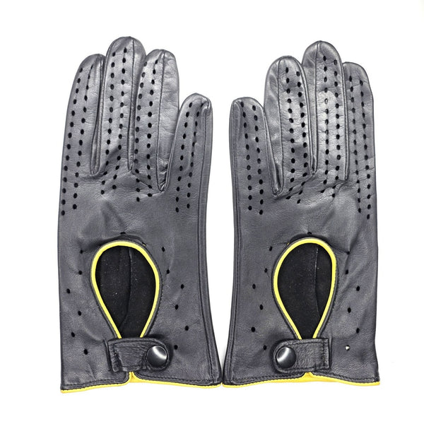 Driving gloves without knuckle openings