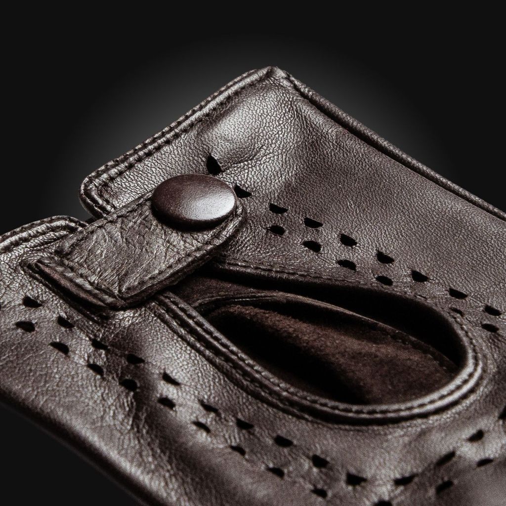 Sporty-Elegant Leather Gloves for Ladies