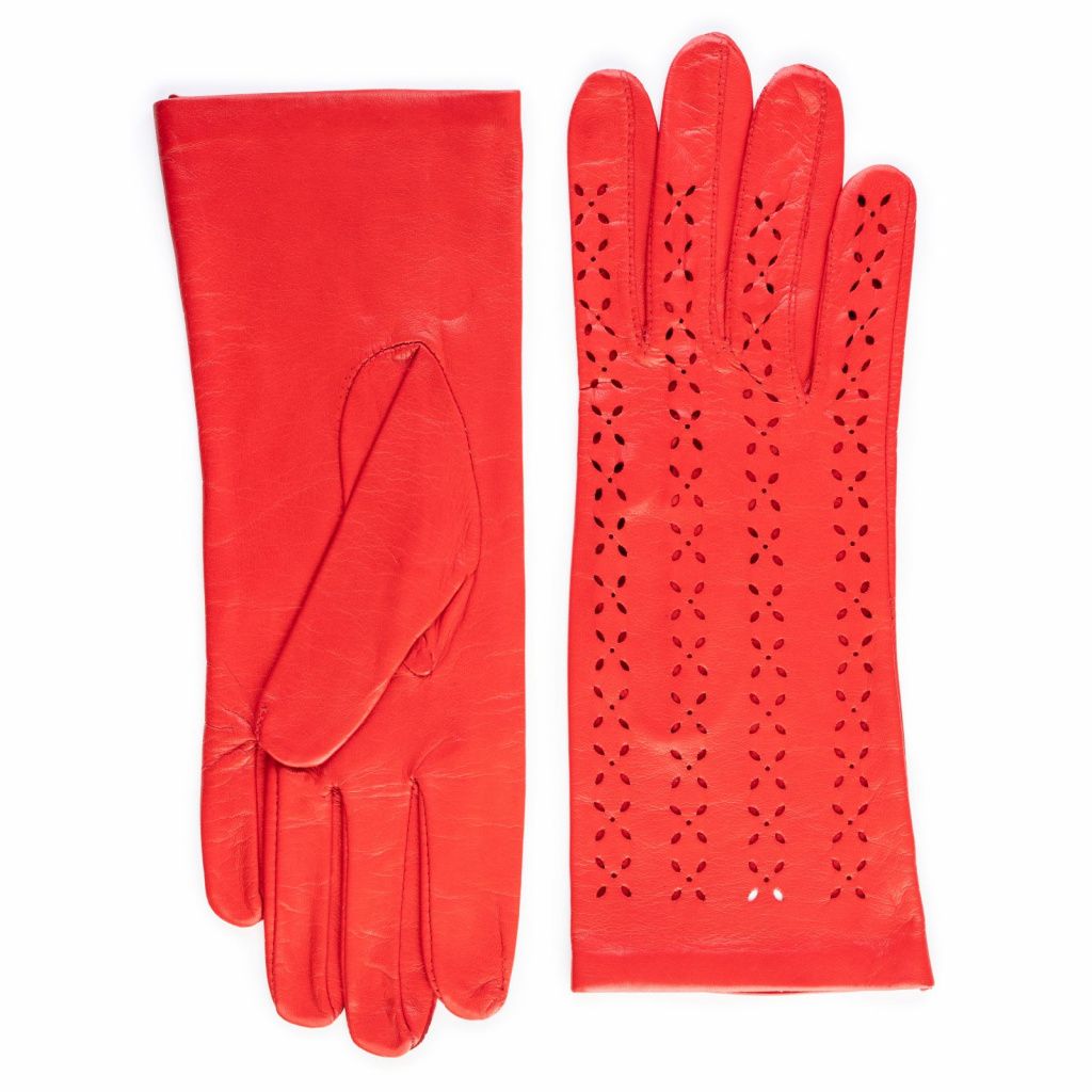 Summer gloves with flower-shaped perforations