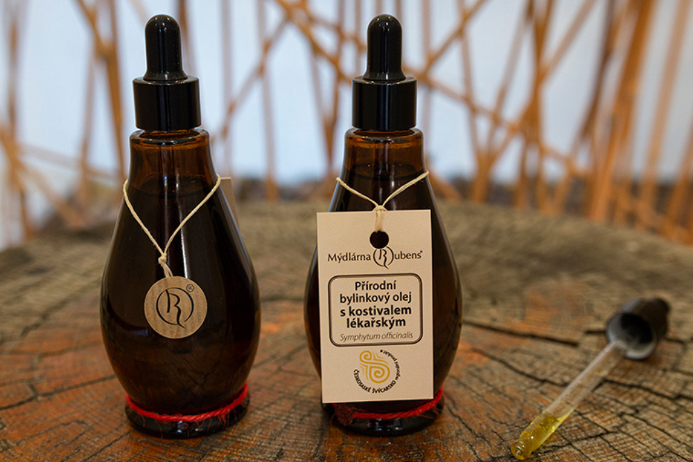 Herbal Oil with Comfrey