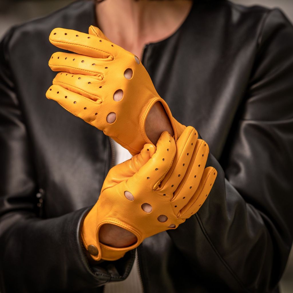 Women's Elegant Leather Driving Gloves for City Use