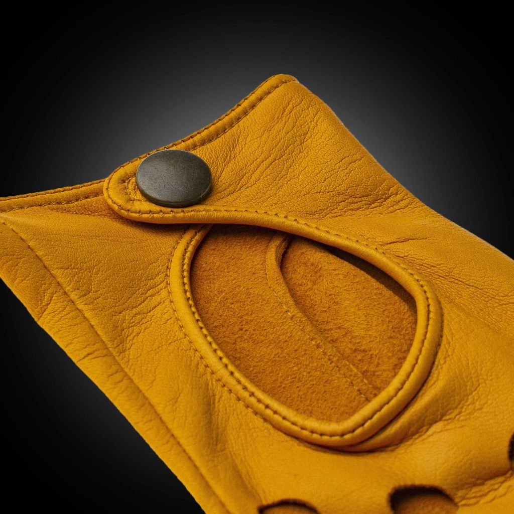Women's Elegant Leather Driving Gloves for City Use