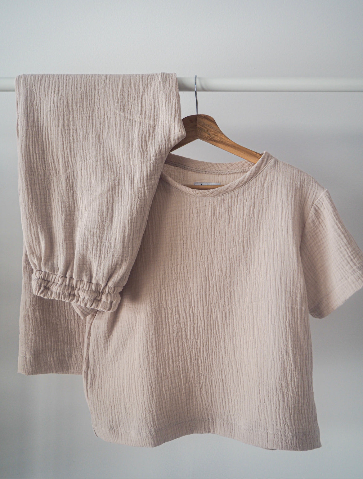 Muslin T-shirt Sand Size: M