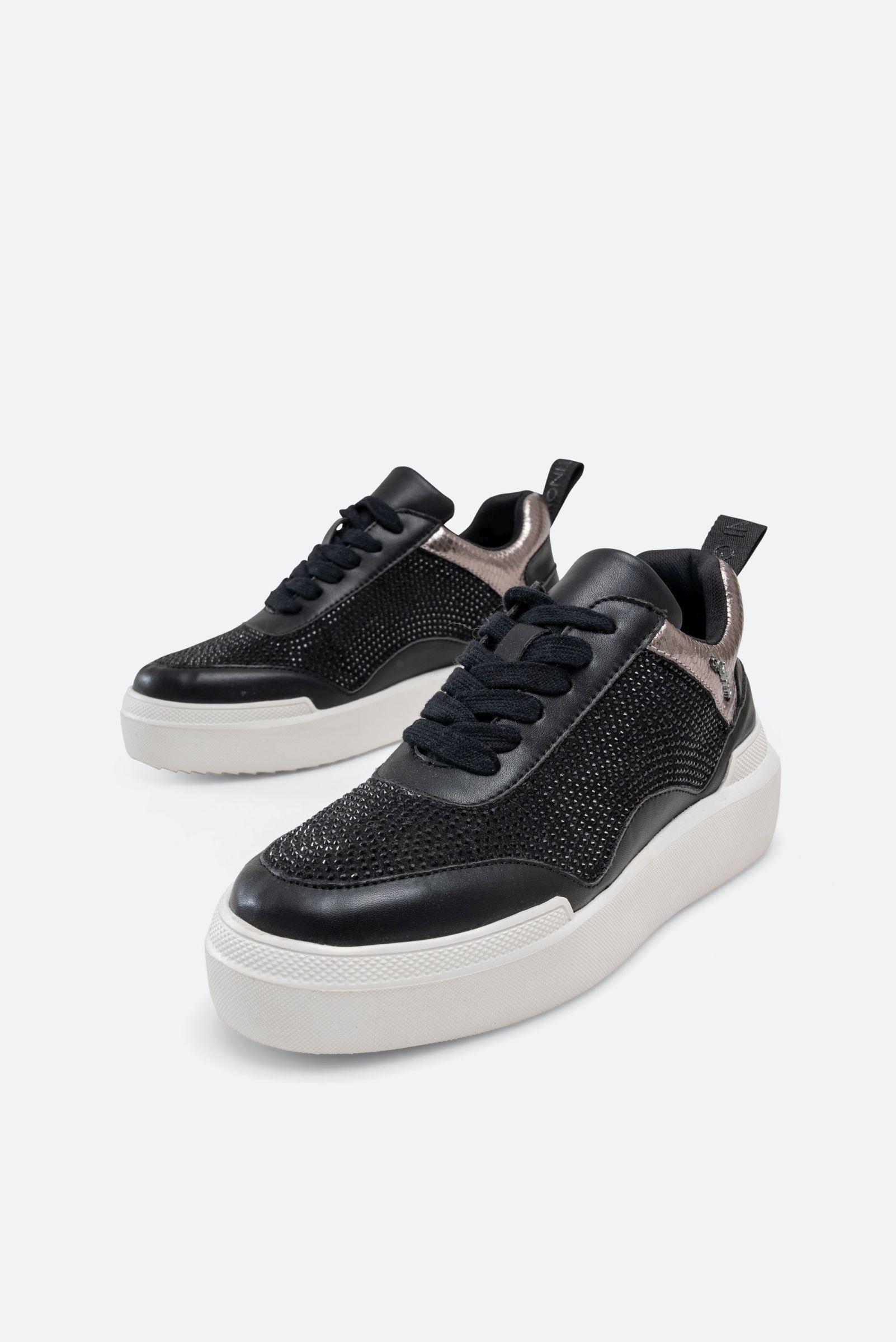Leon sneaker in microfiber and synthetic leather black color