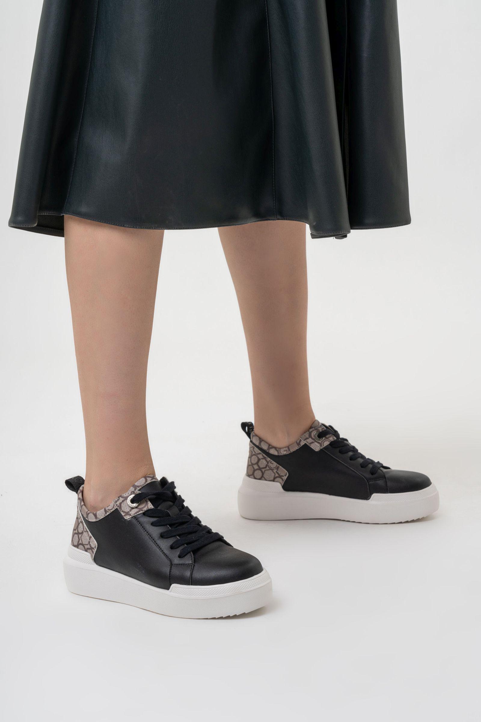Leon Sneakers in Faux Leather with Geometric Print in Black