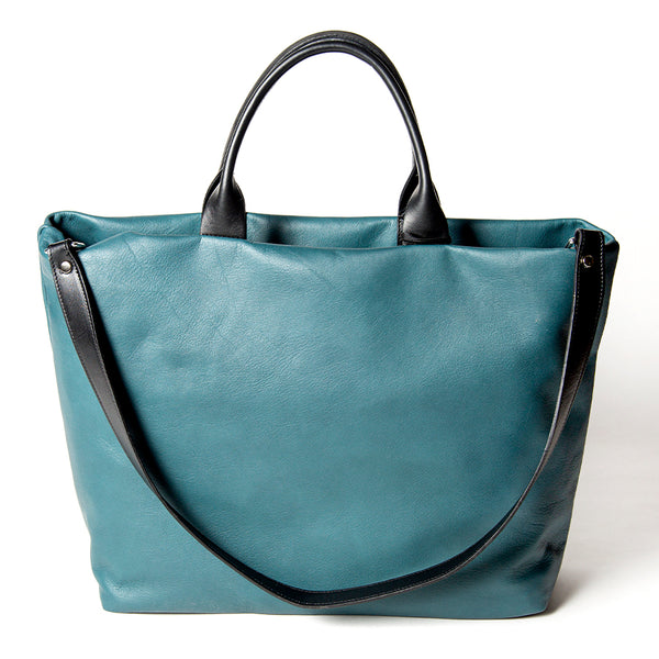 IOLE - shopping in soft petrol nappa leather