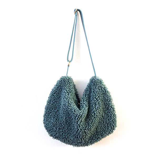 BOUCLE' - leather and eco-fur bag in aviation blue