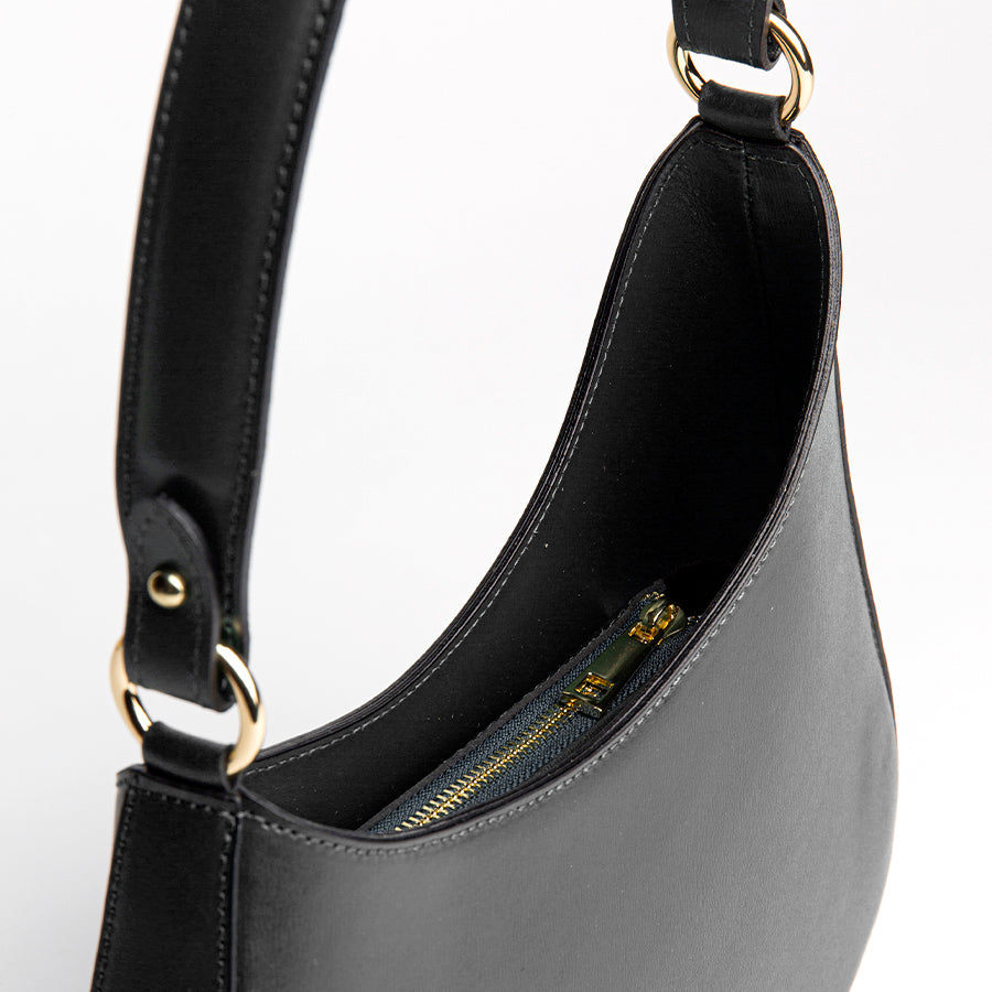 EDI – elegant black leather hobo bag