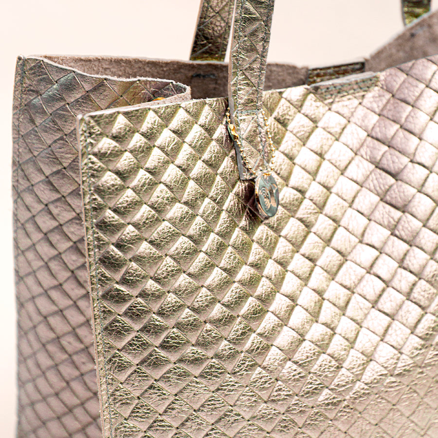 BALI BIG - Laminated leather bag with gold woven print