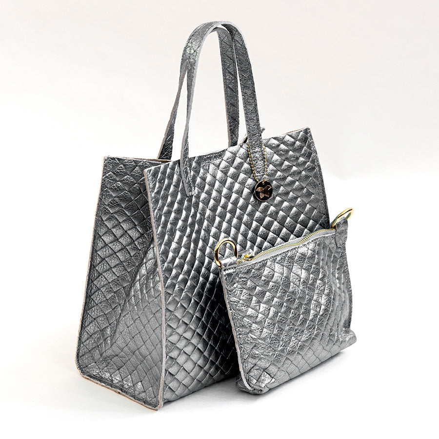 BALI - Borsa in pelle laminata con stampa intrecciata argento