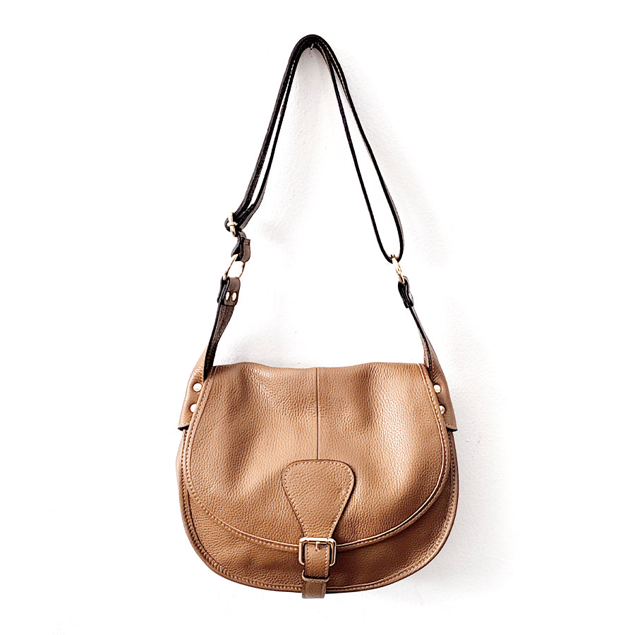 SADDLE - shoulder bag in biscuit dollar leather