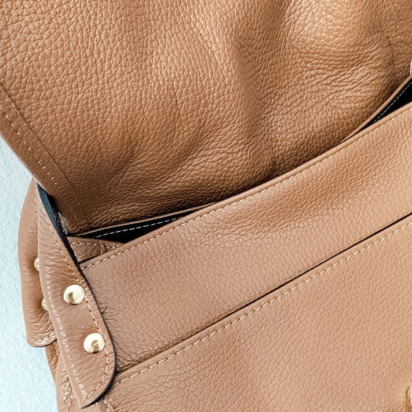SADDLE - shoulder bag in biscuit dollar leather