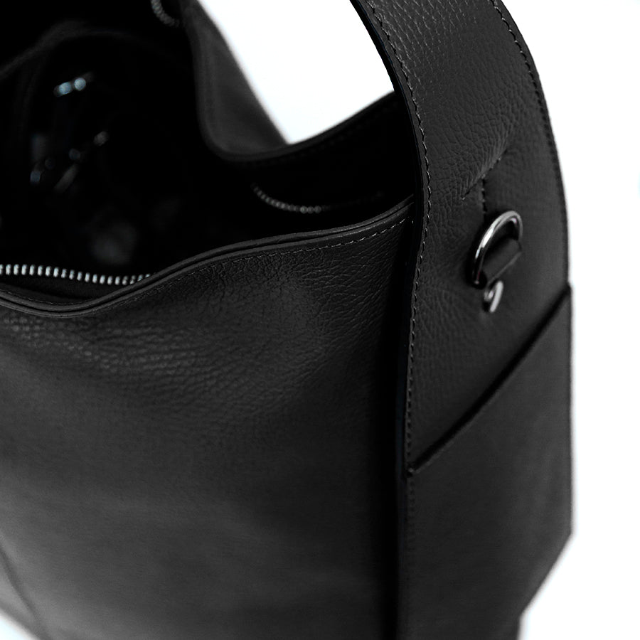 OTTA - Black Leather Bag with Pockets