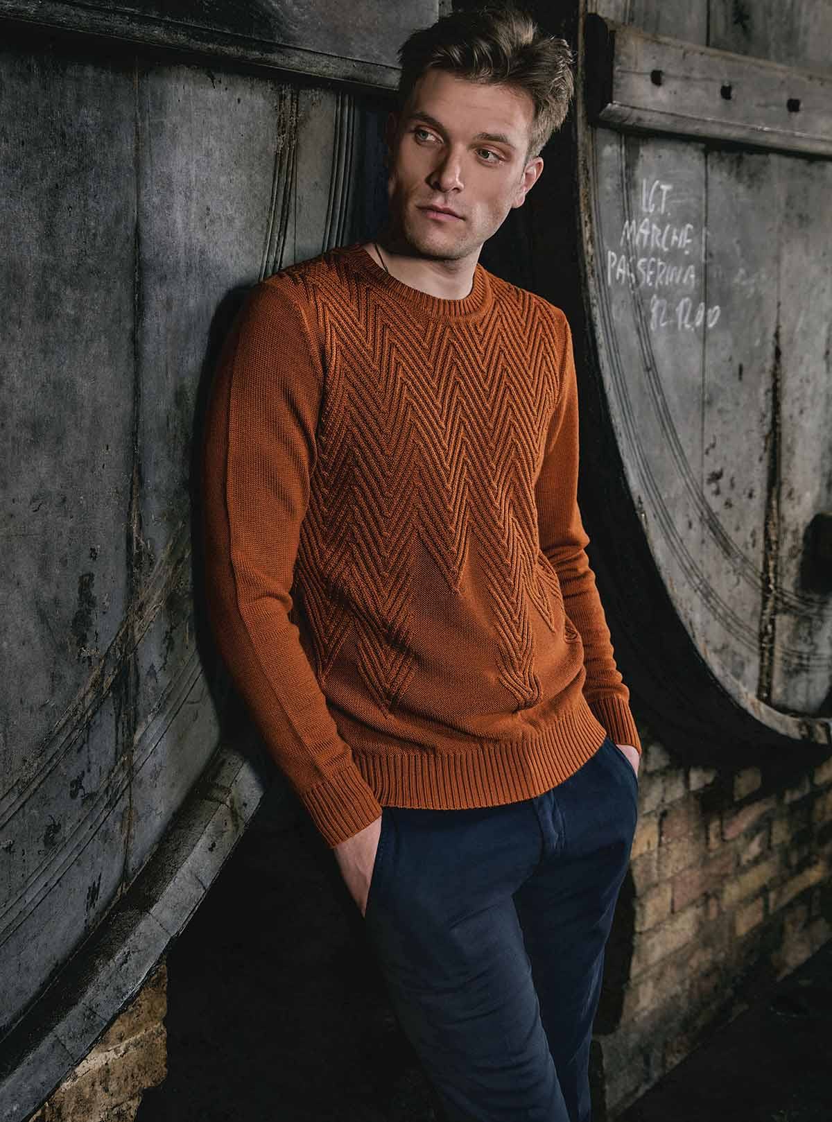 TEXTURED FABRIC PANTS