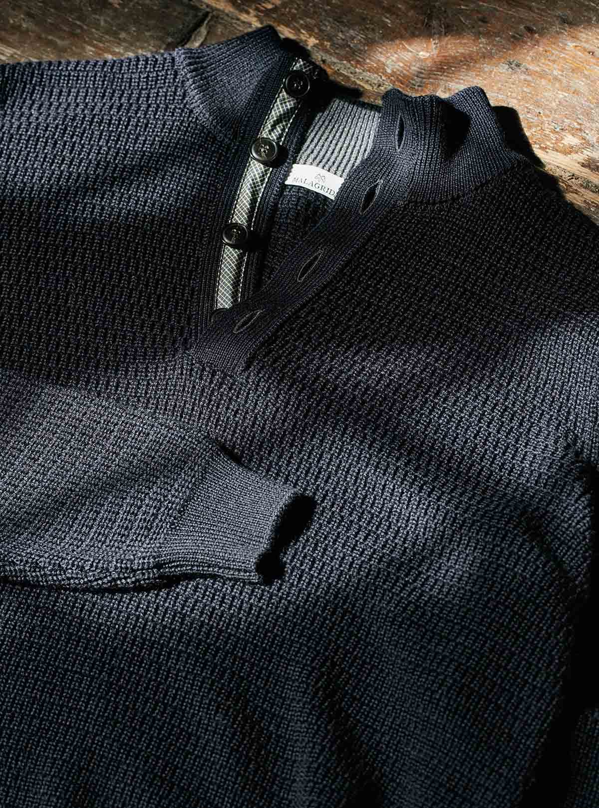 SERAFINO WITH BUTTONS CORN PROCESSING