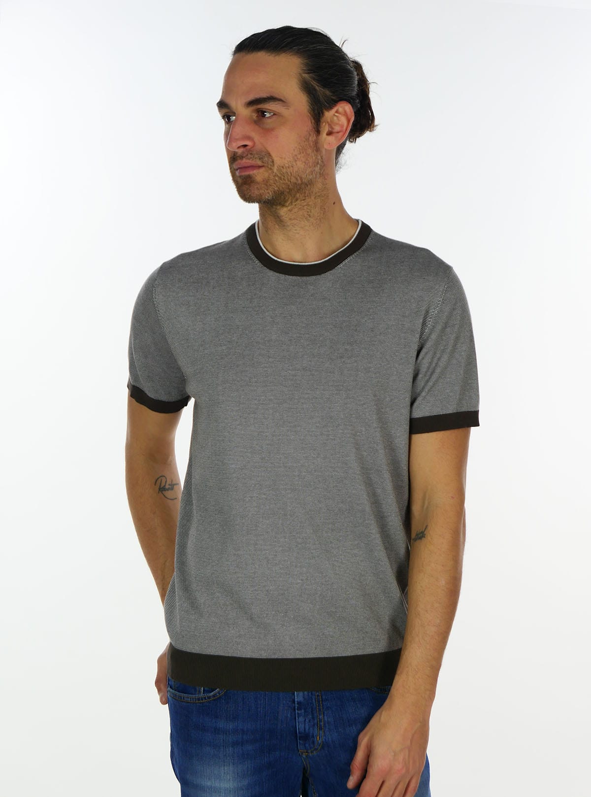 SHORT SLEEVE CREW NECK WITH THIN STRIPES