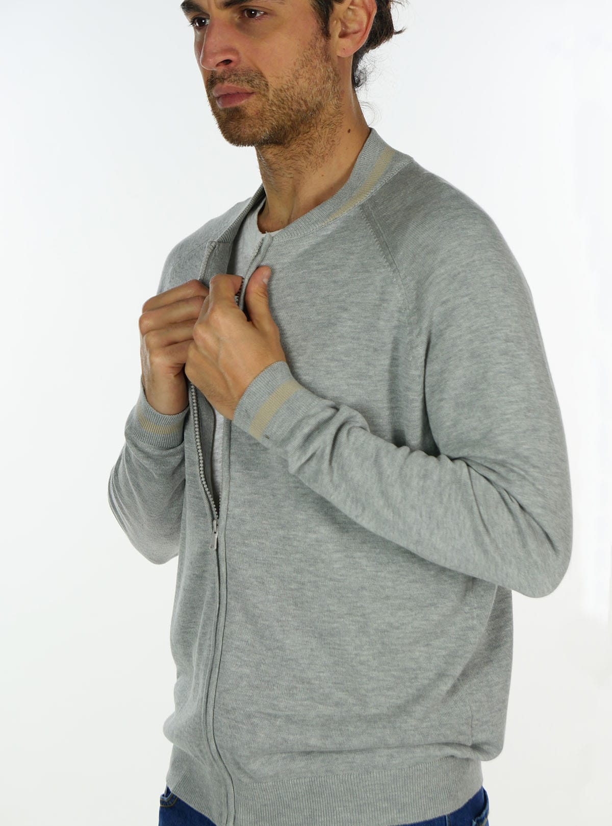 BOMBER WITH ZIP AND RAGLAN SLEEVES