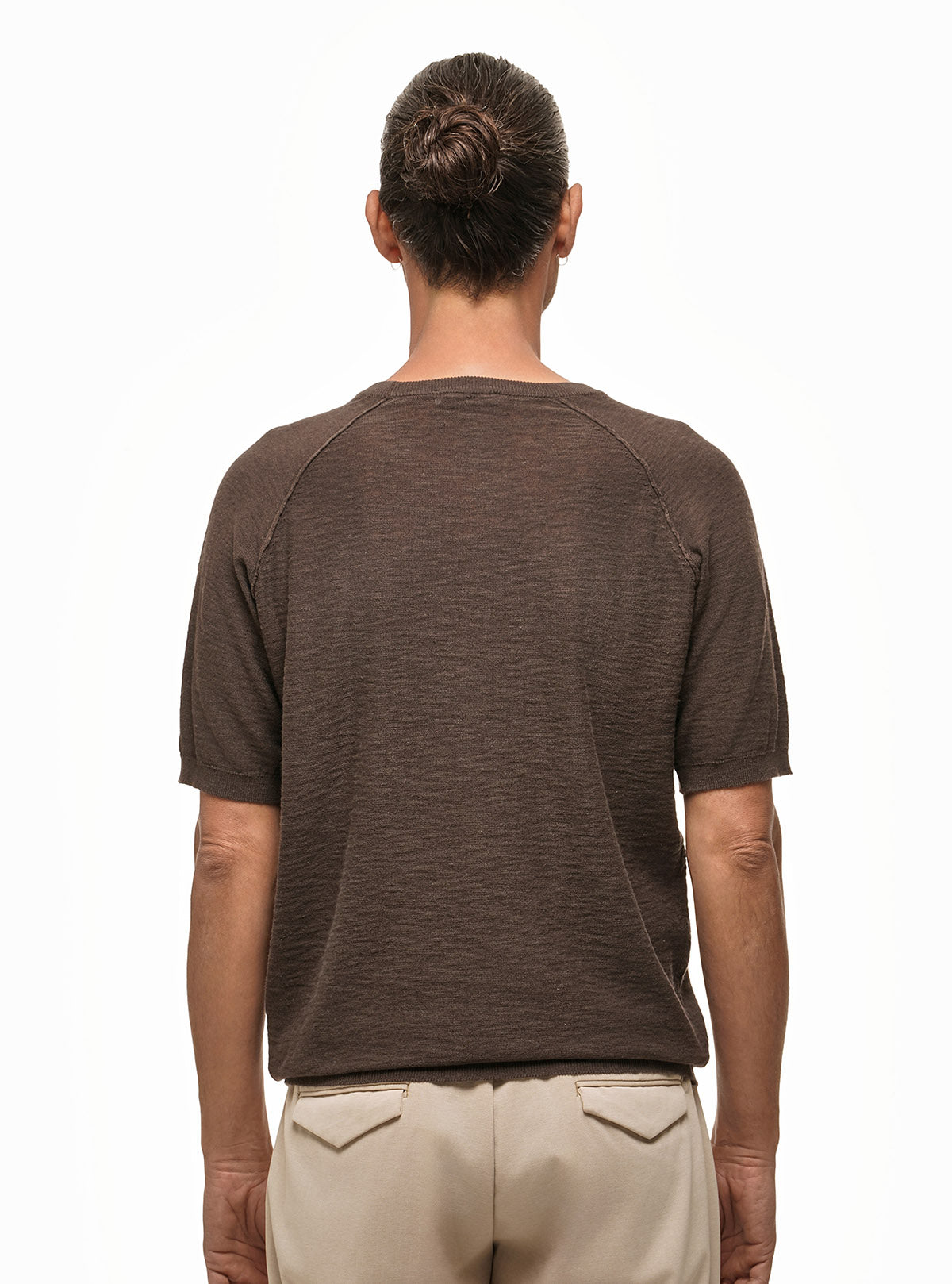 T-SHIRT COL ROND À MANCHES COURTES AVEC BRODERIE SUR LES MANCHES