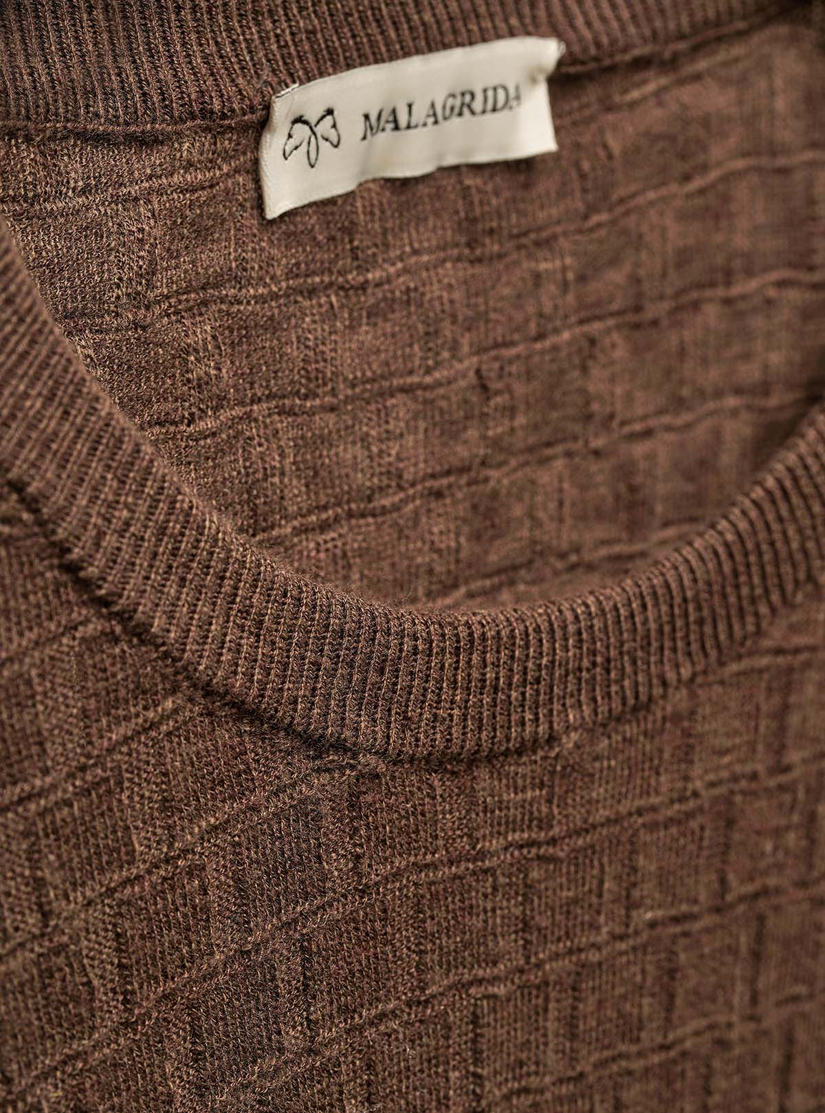 HALF-SLEEVE CREW NECK BRICKWORK DESIGN