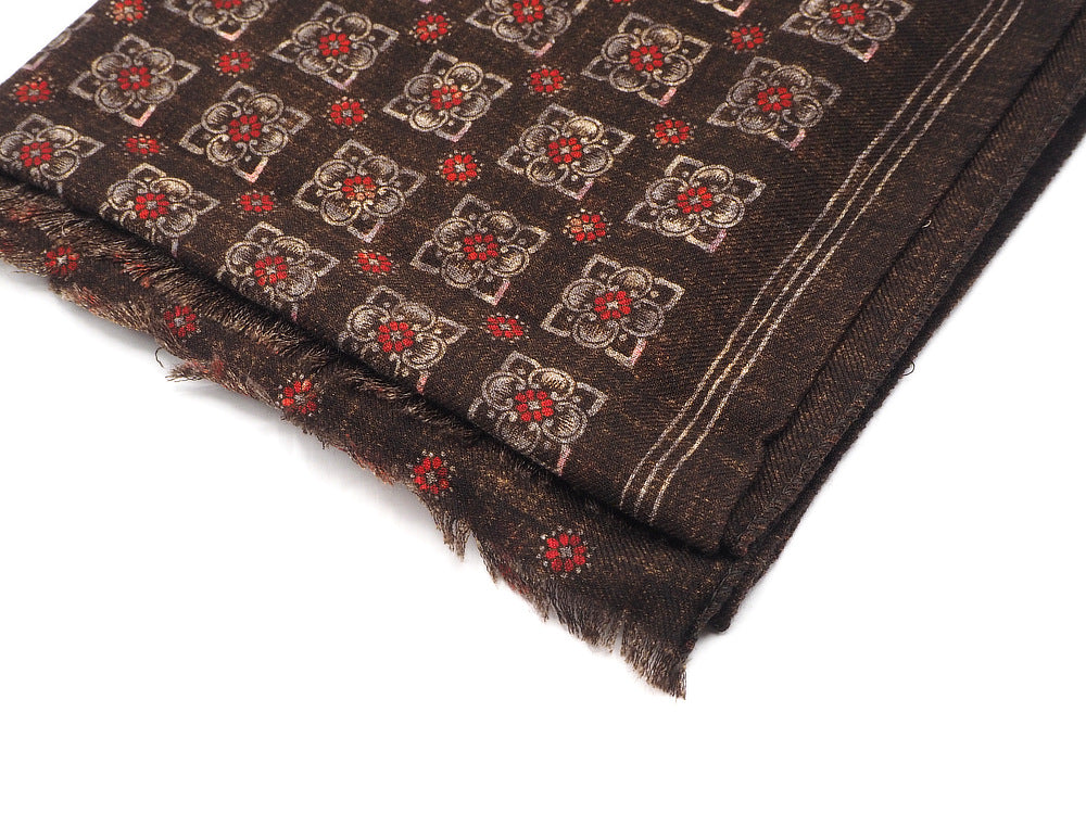 Brown patterned scarf in pure wool