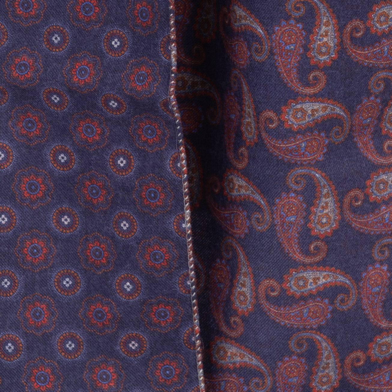 Paarse sjaal van 100% wol