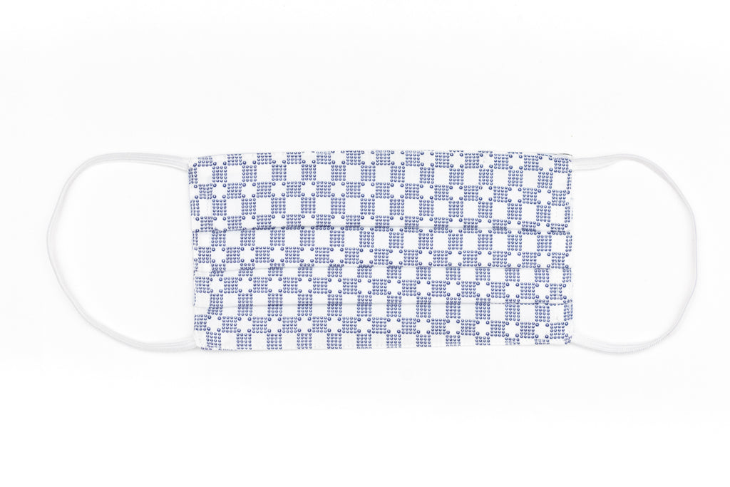 Masque blanc avec motif bleu