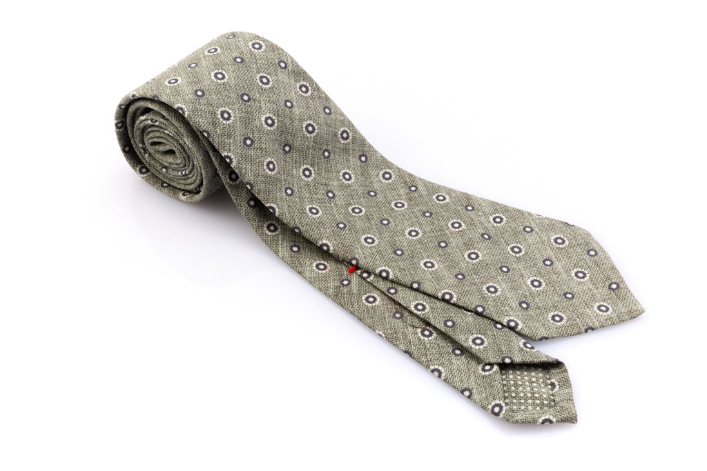 Unlined green patterned tie