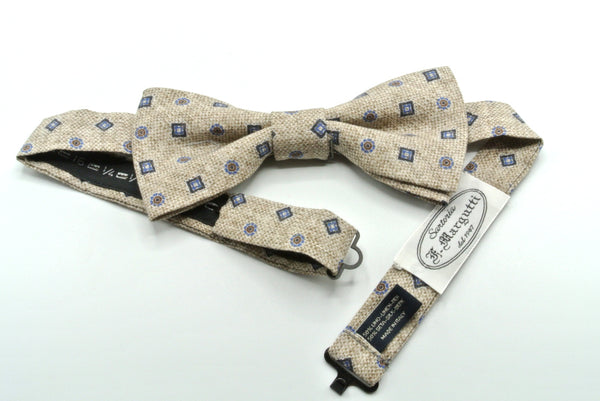 Light linen silk bow tie