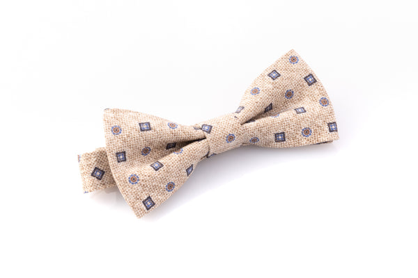 Light linen silk bow tie