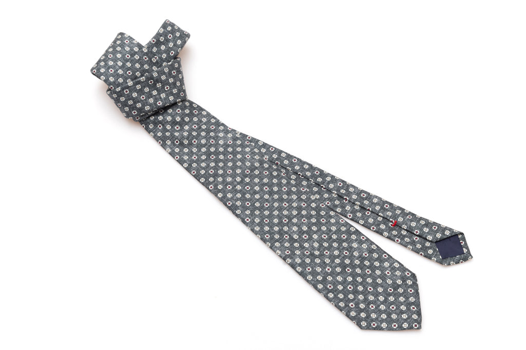Gray tie with geometric pattern in pure silk