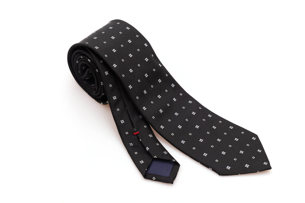 Black tie with white geometry in pure silk