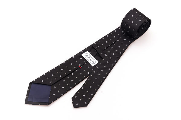 Black tie with white geometry in pure silk