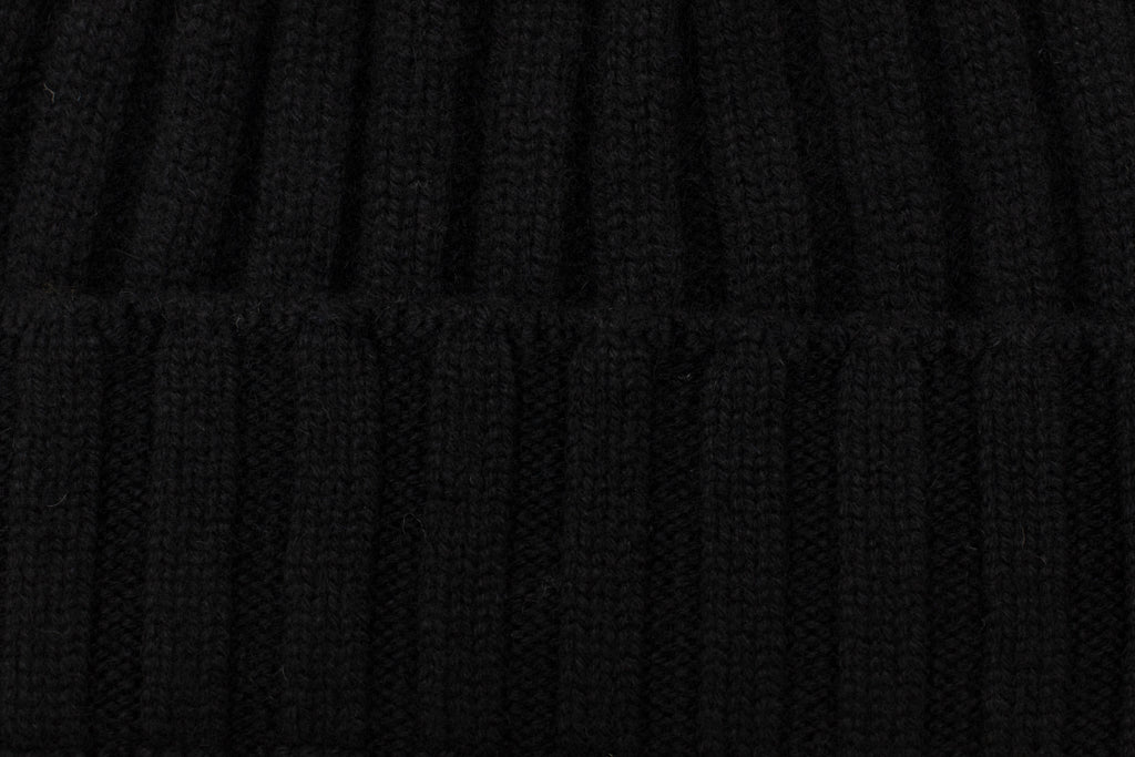 Black ribbed cashmere beanie